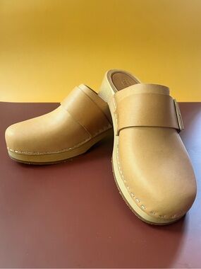 Swedish Hasbeens Tan Leather Clogs